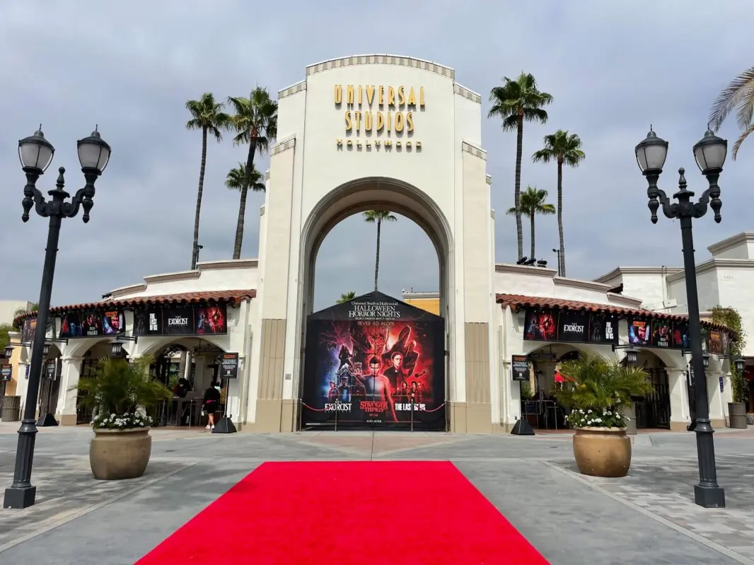 The red carpet leading to the Universal Studios Hollywood entrance arch